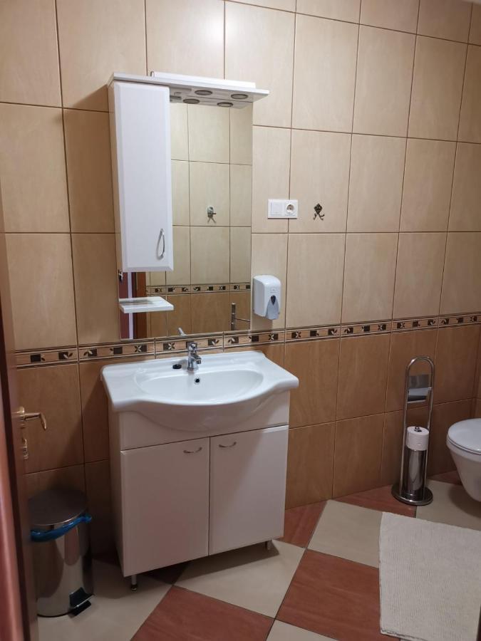 Hotel Harmonia Panzio à Sárospatak Extérieur photo
