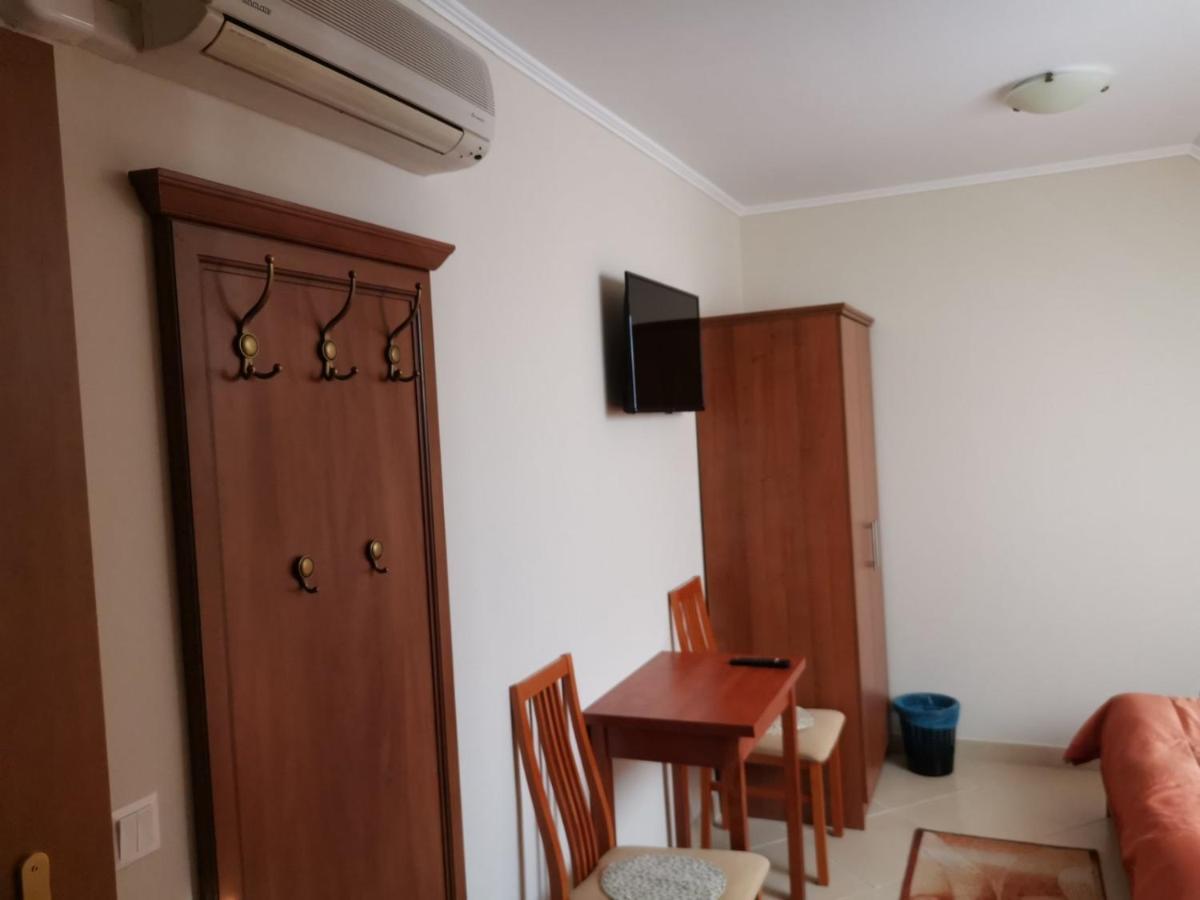 Hotel Harmonia Panzio à Sárospatak Extérieur photo