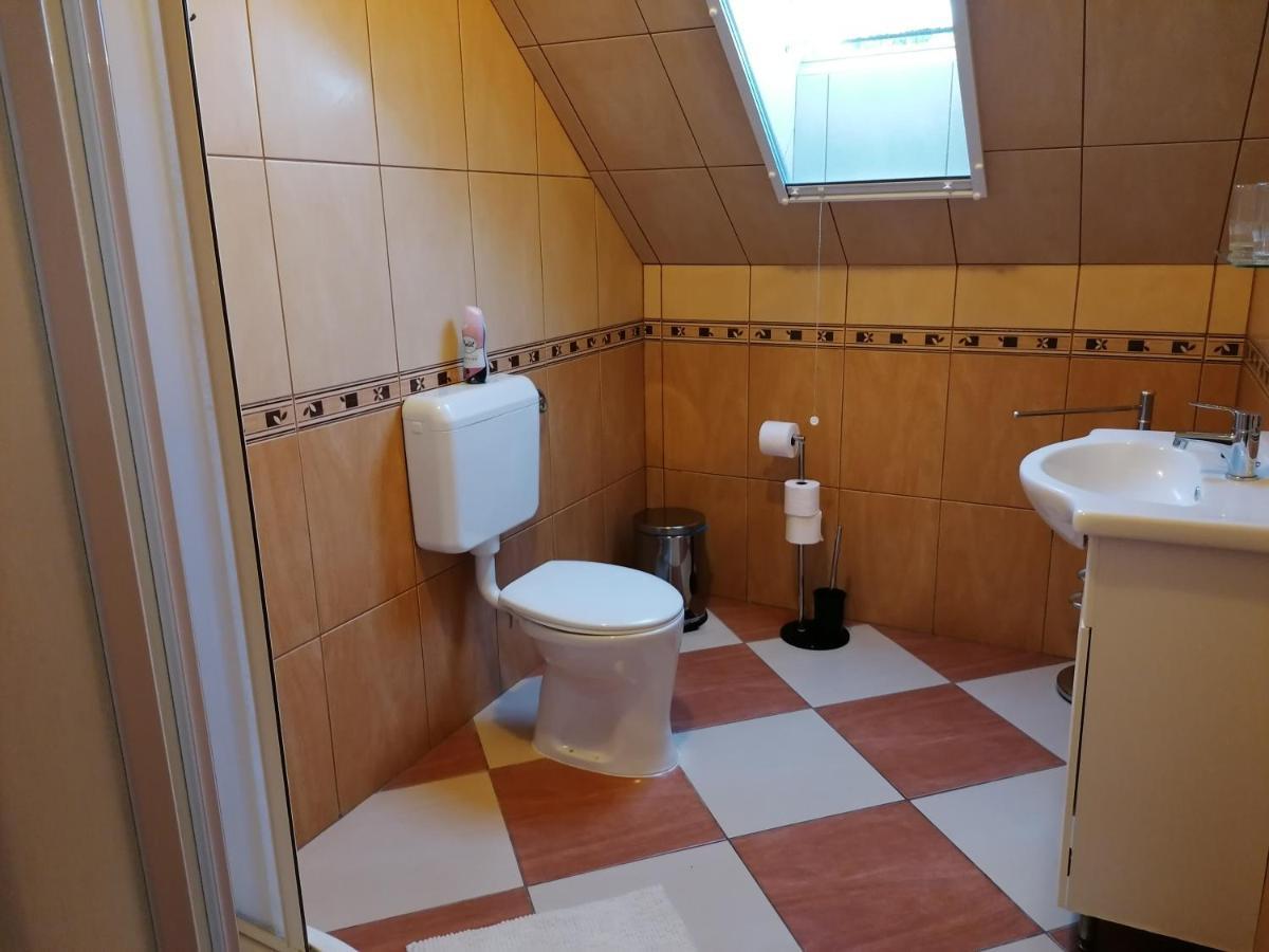 Hotel Harmonia Panzio à Sárospatak Extérieur photo