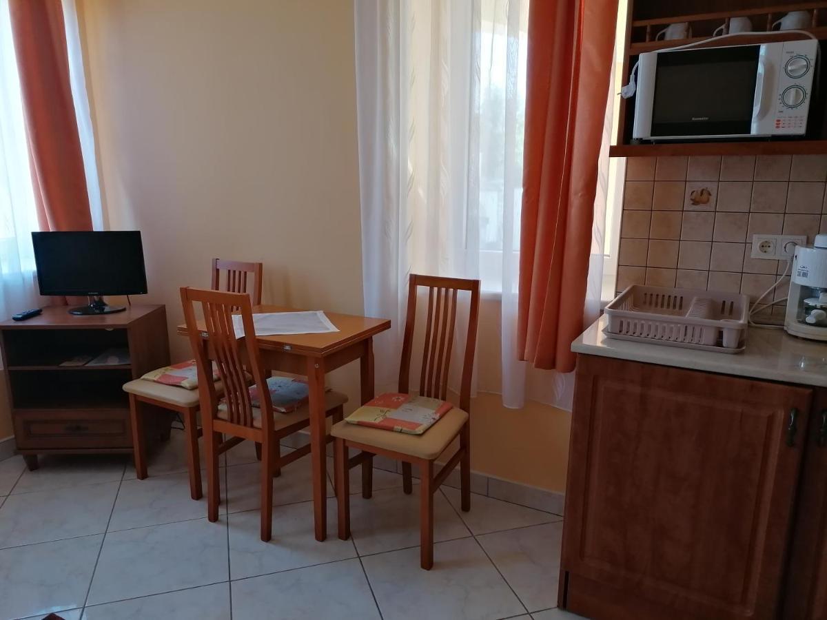 Hotel Harmonia Panzio à Sárospatak Extérieur photo